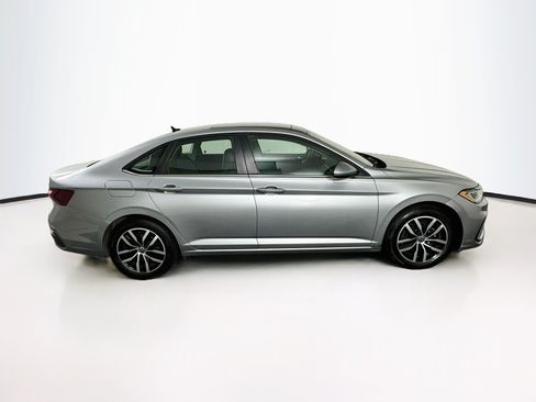 Used 2025 Volkswagen Jetta SE FWD image 10