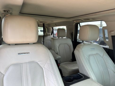 Used 2019 Ford Expedition Max Platinum RWD image 40