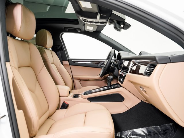 Certified 2026 Porsche Macan AWD/4WD image 25