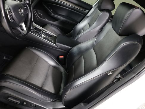 Used 2018 Honda Accord Sport image 9