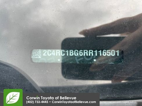 Used 2024 Chrysler Pacifica Touring-L FWD image 30