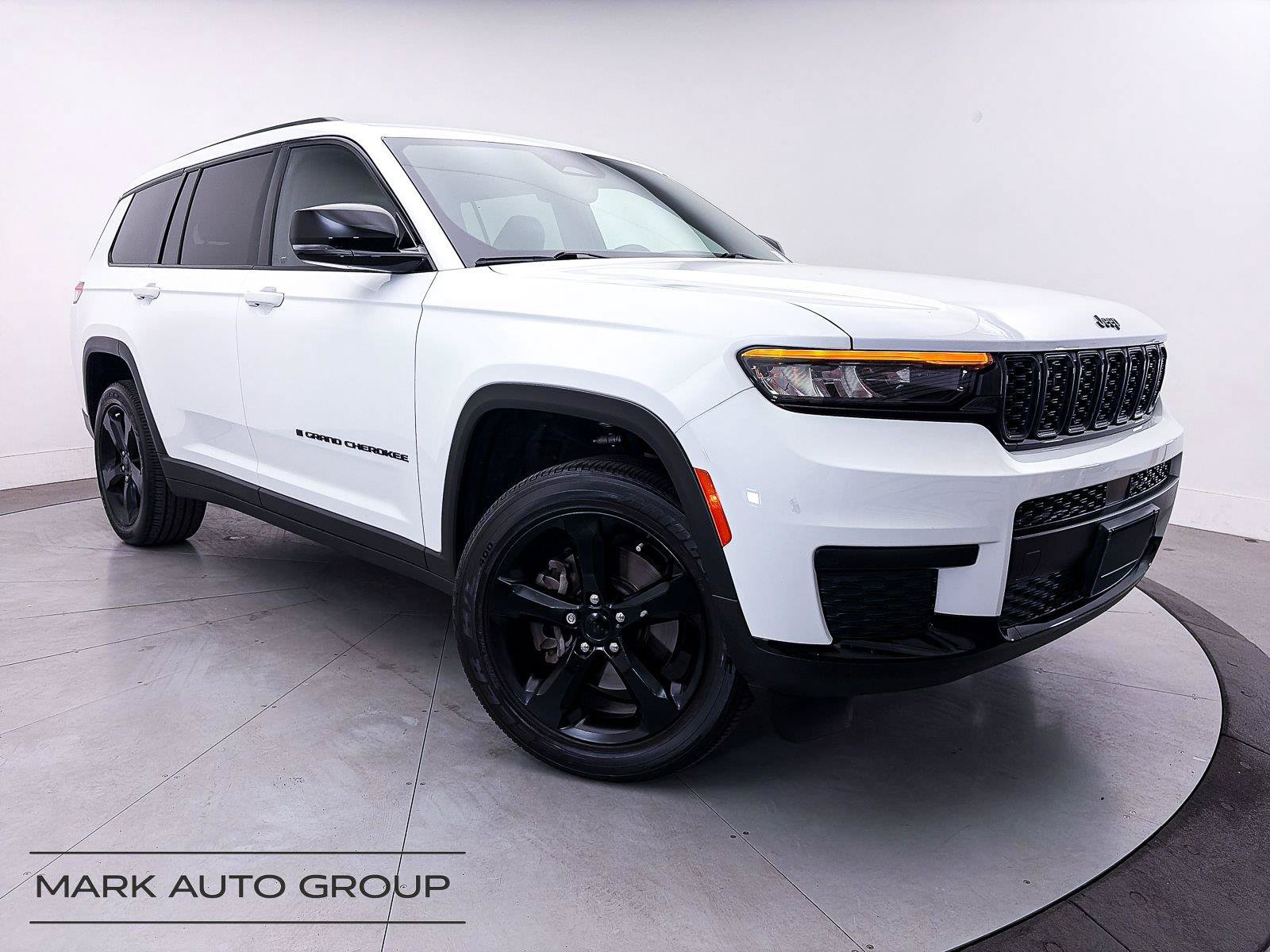 Used 2023 Jeep Grand Cherokee L Laredo AWD/4WD image 1