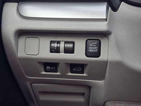 Used 2014 Subaru Forester 2.5i Limited AWD/4WD image 18