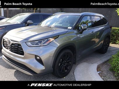 Used 2025 Toyota Highlander Platinum