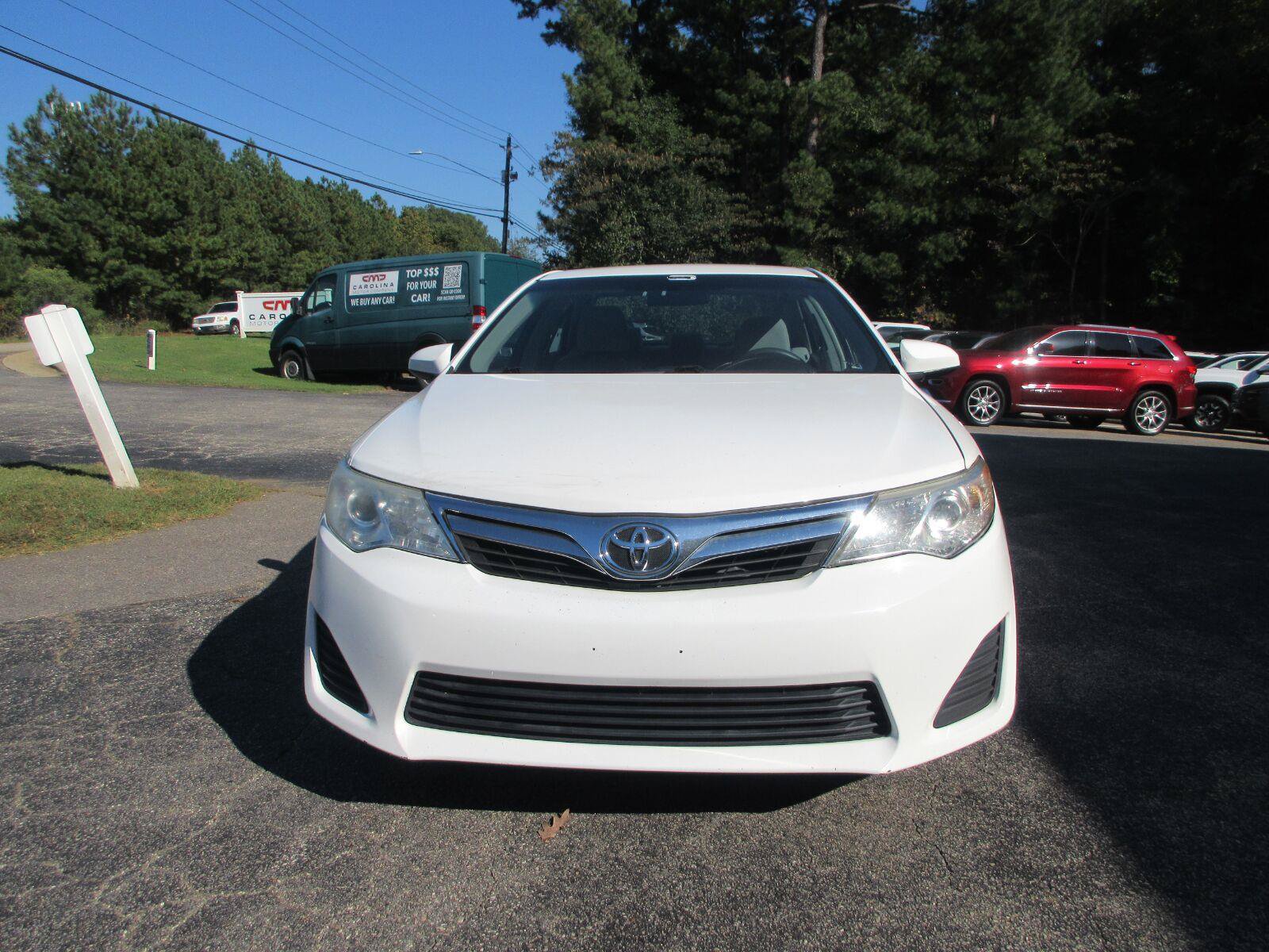 Used 2014 Toyota Camry LE FWD image 2