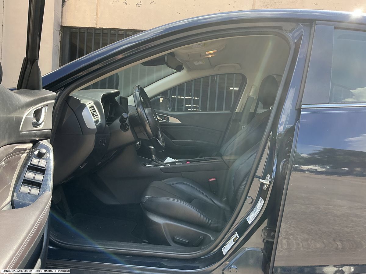 Used 2018 MAZDA MAZDA3 Touring FWD image 8