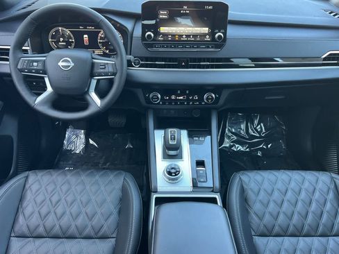 New 2026 Nissan Rogue Platinum image 4