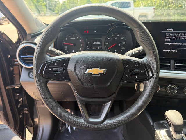 Used 2025 Chevrolet Trax LS FWD image 25