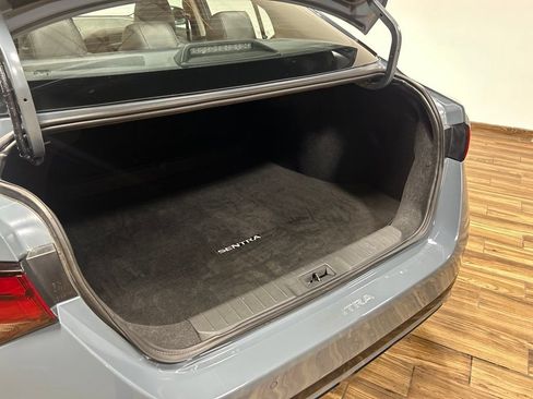 Used 2025 Nissan Sentra SR w/ SR Premium Package FWD image 26