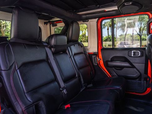 Used 2019 Jeep Wrangler Unlimited Rubicon w/ LED Lighting Group image 23