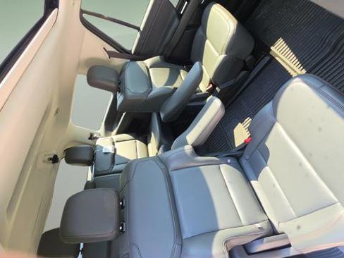 Used 2025 Ford Expedition Active AWD/4WD image 44