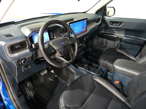 New 2025 Ford Maverick Lariat w/ Black Appearance Package image 18