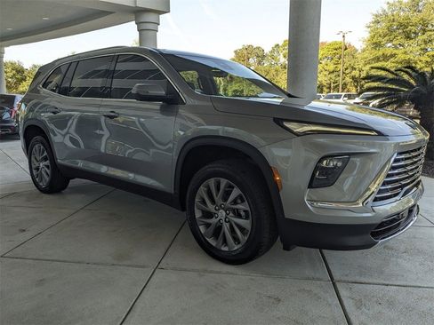 New 2026 Buick Enclave Preferred w/ Power Package image 2