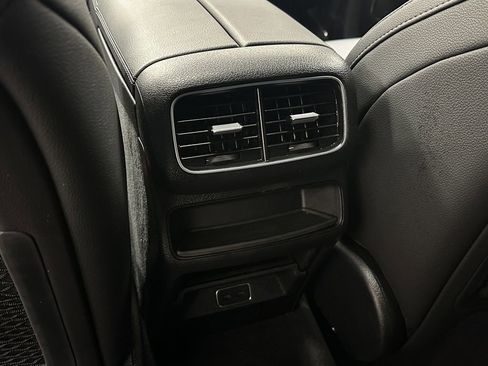 Certified 2025 Mercedes-Benz GLE 350 4MATIC w/ 3rd Row Seat Package image 25