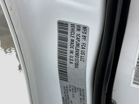 Used 2021 Jeep Cherokee Latitude Plus image 12