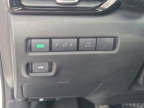 Used 2021 Nissan Sentra SV w/ SV Premium Package image 27