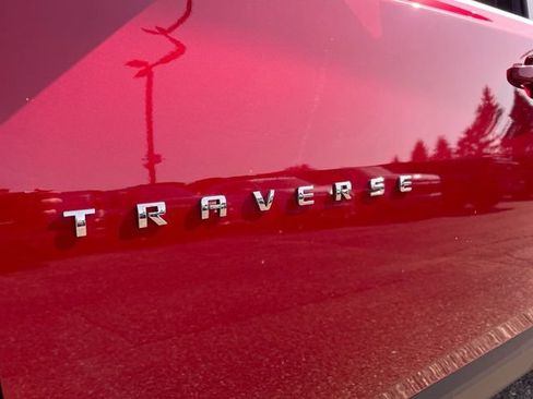 Used 2023 Chevrolet Traverse LT FWD image 31