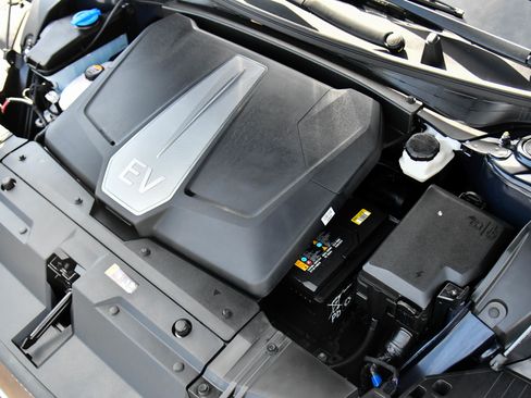 Used 2024 Kia EV6 Light image 51