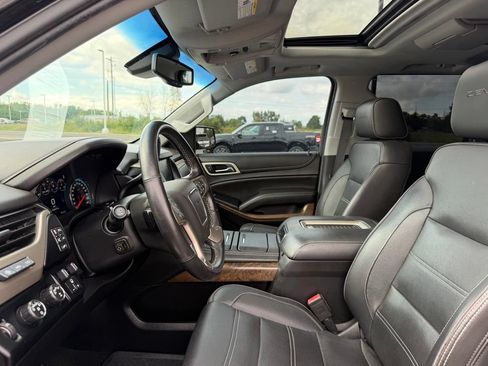 Used 2018 GMC Yukon XL Denali w/ Denali Ultimate Package AWD/4WD image 9