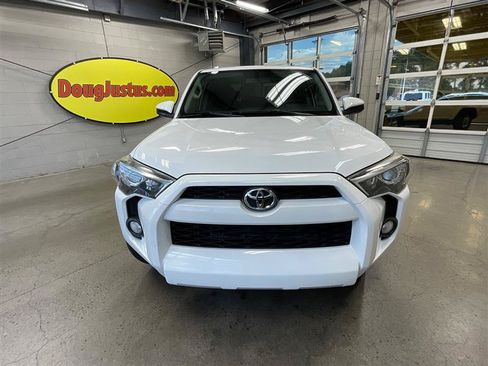 Used 2018 Toyota 4Runner SR5 RWD image 8