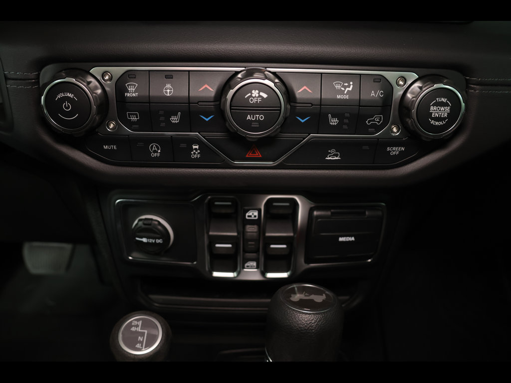 New 2026 Jeep Wrangler Unlimited Sahara w/ Technology Group AWD/4WD image 19