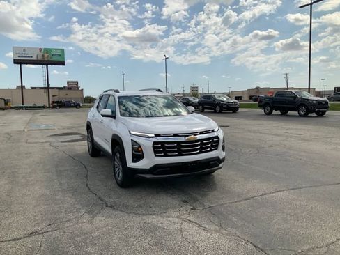 Used 2025 Chevrolet Equinox LT w/ Convenience Package II FWD image 4