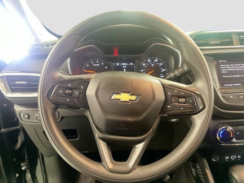 Used 2022 Chevrolet TrailBlazer LT w/ Driver Confidence Package image 11
