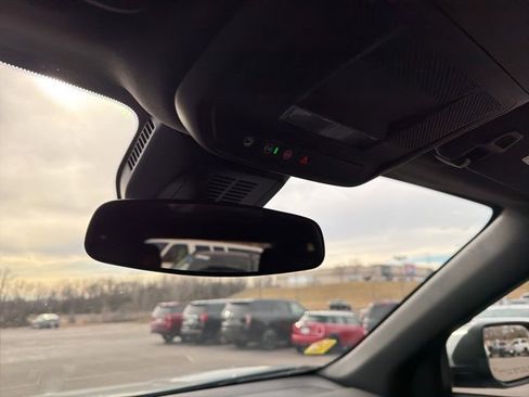 Used 2025 Chevrolet Equinox LT image 58