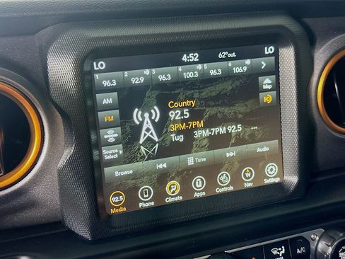 Used 2022 Jeep Gladiator Mojave w/ Cold Weather Group AWD/4WD image 29