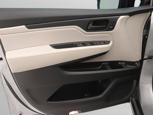 Used 2025 Honda Odyssey EX-L image 17
