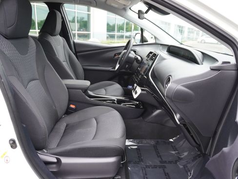 Used 2017 Toyota Prius Prime Plus FWD image 11