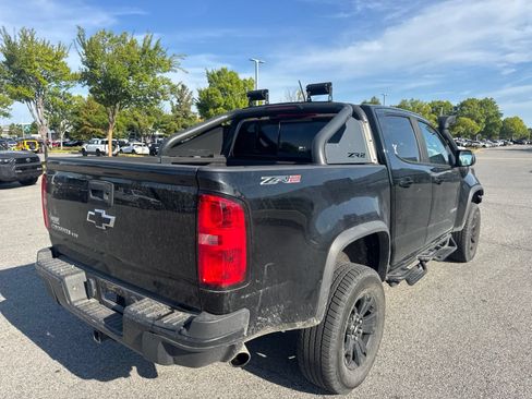 Used 2019 Chevrolet Colorado ZR2 w/ ZR2 Midnight Special Edition AWD/4WD image 5