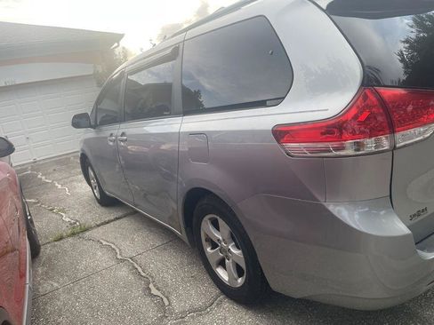 Used 2014 Toyota Sienna LE FWD image 18