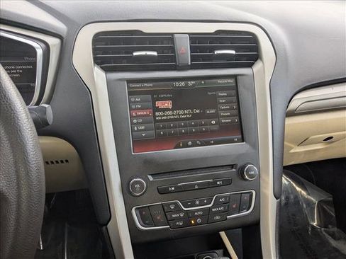 Used 2016 Ford Fusion SE image 12