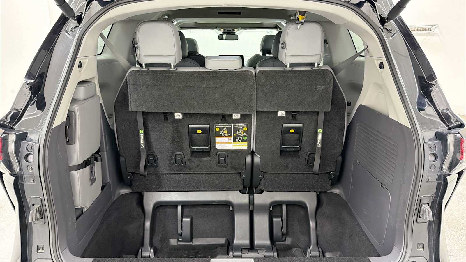 Certified 2022 Toyota Sienna XLE w/ XLE Plus Package FWD image 29