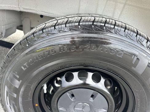 Used 2025 Mercedes-Benz Sprinter 2500 image 27