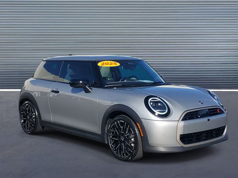 Used 2025 MINI Cooper S image 2