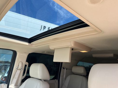 Used 2008 Cadillac Escalade ESV AWD image 30