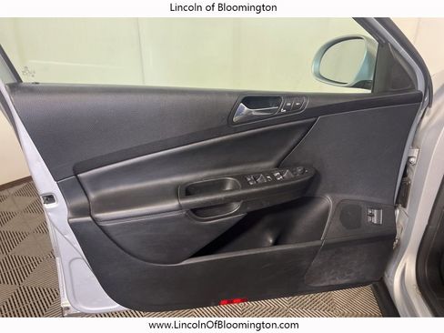 Used 2007 Volkswagen Passat 2.0T image 19