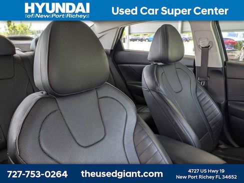 Used 2022 Hyundai Elantra Limited w/ Cargo Package FWD image 6