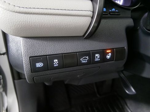 Used 2024 Toyota Camry SE w/ Cold Weather Package image 17