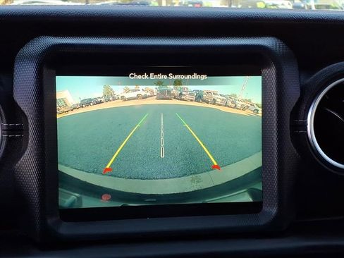 Used 2022 Jeep Wrangler Unlimited Sahara w/ Cold Weather Group image 20