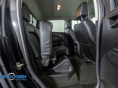 Used 2017 Chevrolet Colorado Z71 AWD/4WD image 36