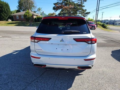 Used 2023 Mitsubishi Outlander SE image 7