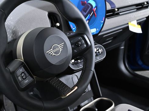 Certified 2025 MINI Cooper 2-Door Hardtop image 14