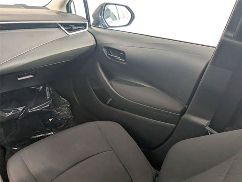 Used 2022 Toyota Corolla LE FWD image 38
