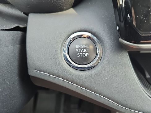 Used 2023 Toyota Highlander XLE FWD image 10