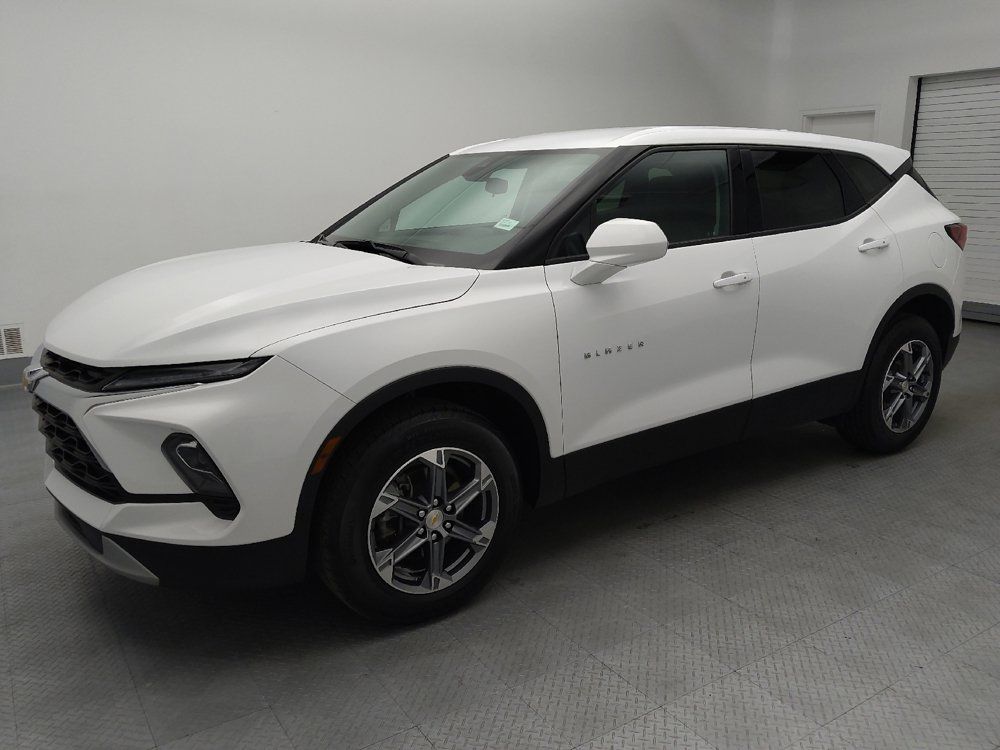 Used 2024 Chevrolet Blazer LT w/ Driver Confidence Package FWD image 2