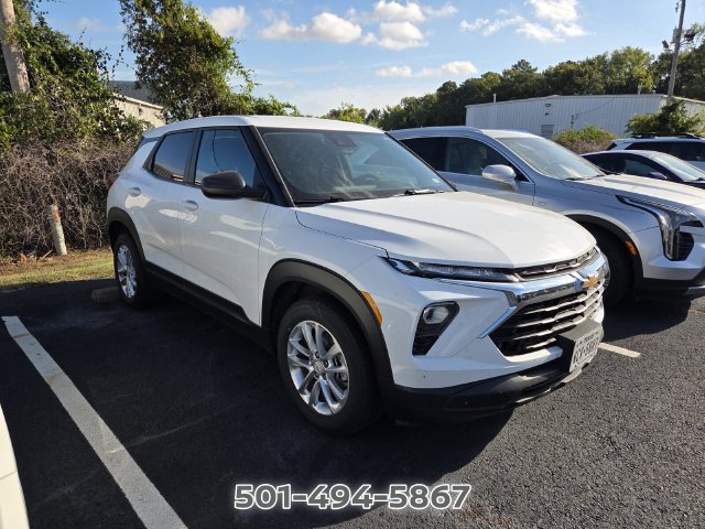 Used 2025 Chevrolet TrailBlazer LS w/ LS Convenience Package FWD image 3
