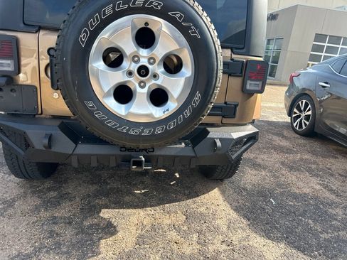 Used 2015 Jeep Wrangler Sahara w/ Dual Top Group AWD/4WD image 41